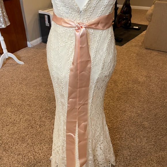 Wedding dress -lace - Picture 8 of 13
